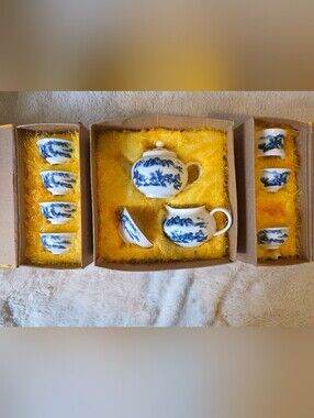 Blue White Ceramic Tea Set Landscape Pattern Box Set